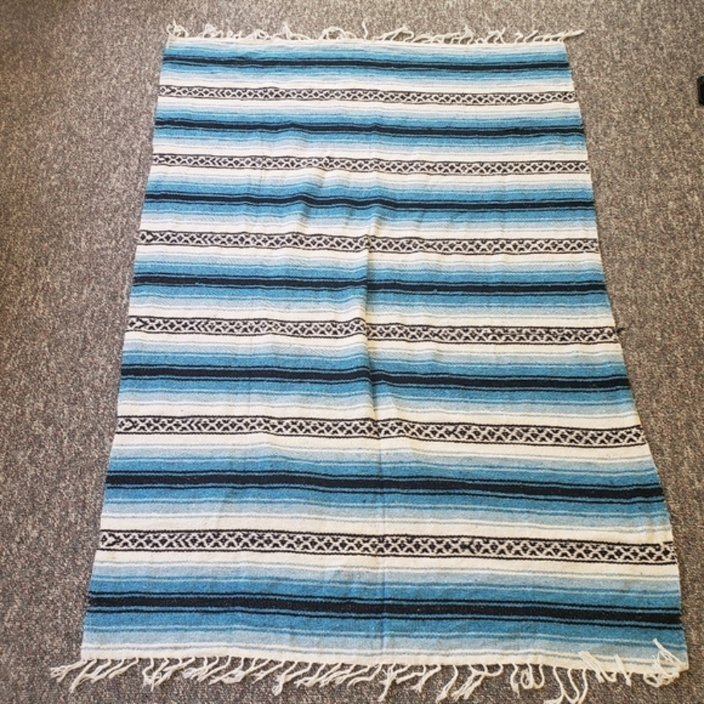 Vintage Blue, Black,‎ and White Throw Blanket